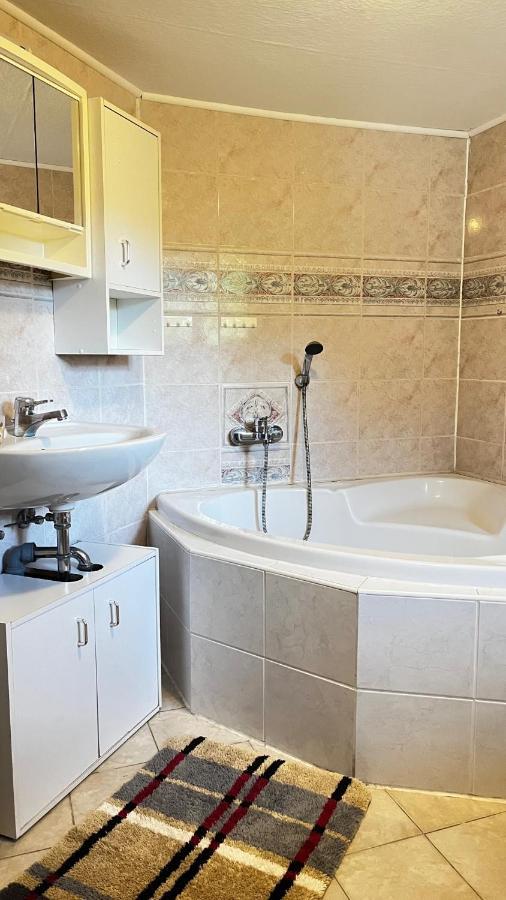Unterm Rohrdach Apartment Вустров Екстериор снимка
